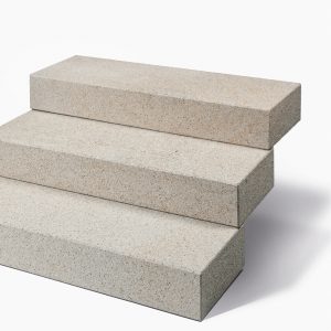 blockstufen-sol-exacta-gestockt-gelb-grau-china-granit
