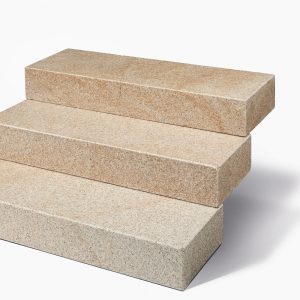 blockstufen-sol-exacta-gestockt-gelb-grau-vietnam-granit