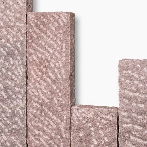 palisaden-10x25cm-zora-rustique-rotlich-grau-feinkornig-china-granit