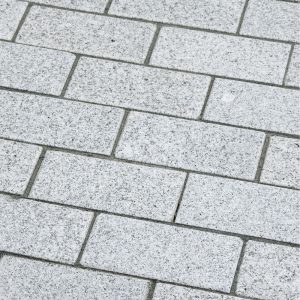 pflasterplatten-bravo-exacta-geflammt-edelgrau-china-granit
