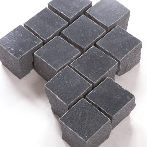 pflastersteine-gala-ambiente-poliert-anthrazit-vietnam-granit