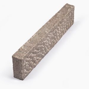 rasenkanten-10x25cm-zora-rustique-rotlich-grau-feinkornig-china-granit