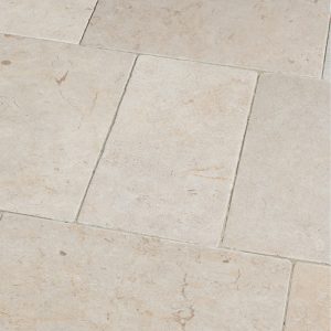 terrassenplatten-iremia-crematos-antik-gelb-beige-turkei-kalkstein