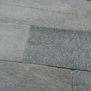 terrassenplatten-luserna-vallegrigia-classic-grau-blau-italien-gneis