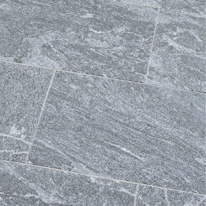 terrassenplatten-negro-santiago-satiniert-silbergrau-gebandert-china-gneis