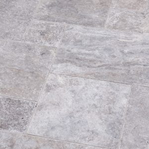 terrassenplatten-silverato-antik-silbergrau-turkei-travertin