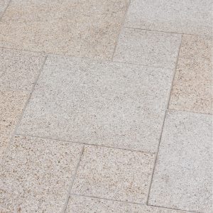 terrassenplatten-sol-exacta-gestockt-gelb-grau-china-granit